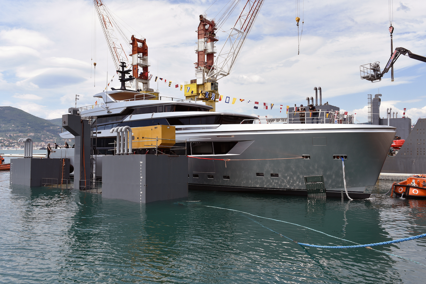 yacht h1